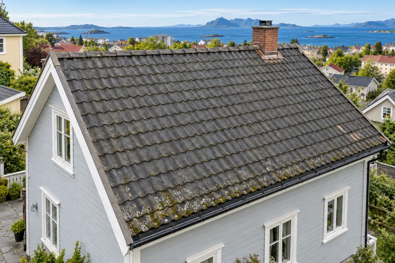 Illustrert eldre betongsteinstak i et bomiljø inspirert av Bodø